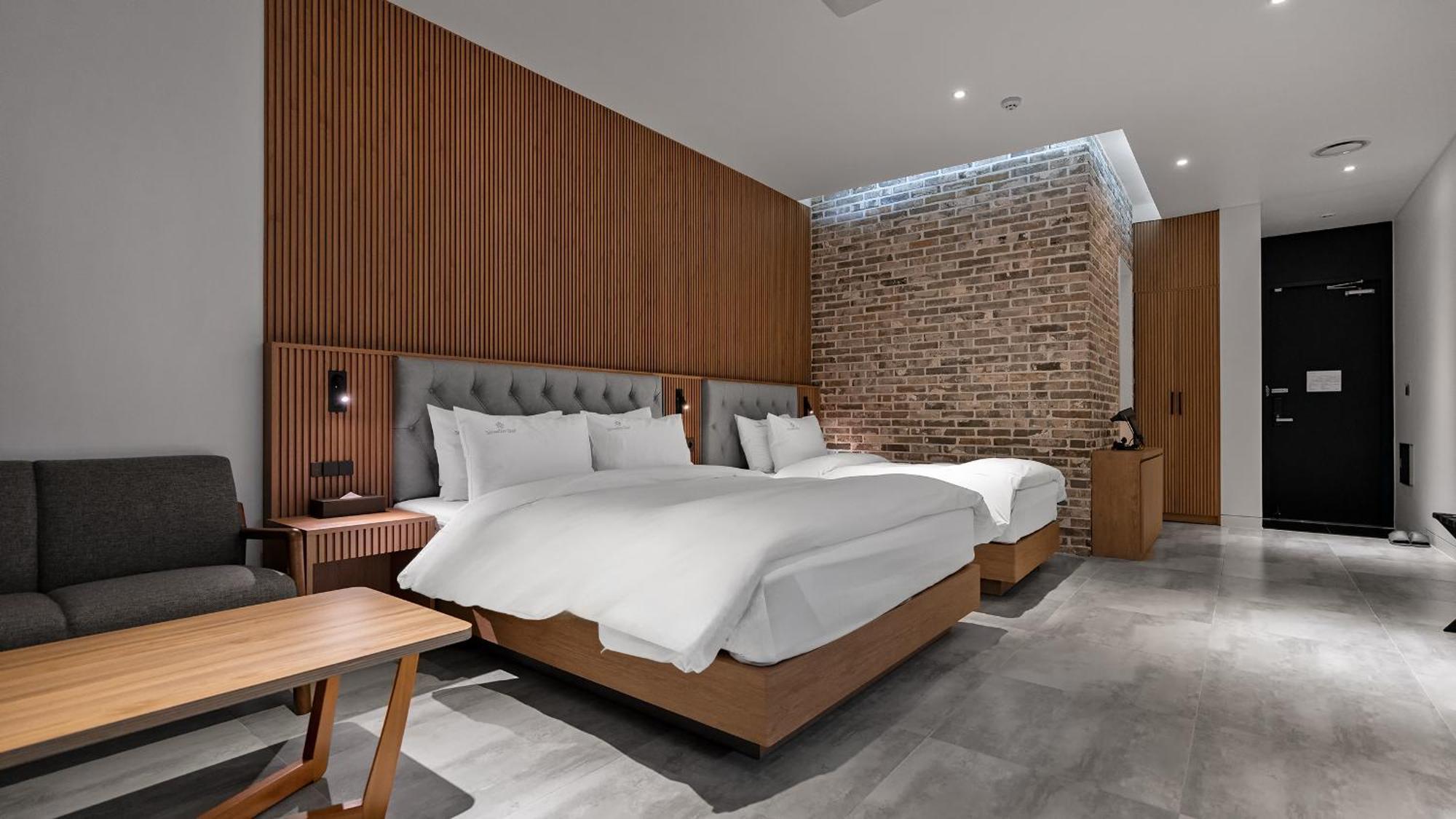 Hotel Schweizer Dorf Cheonan Exterior photo