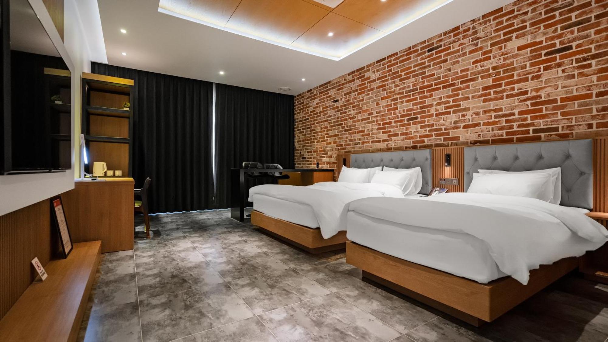 Hotel Schweizer Dorf Cheonan Exterior photo