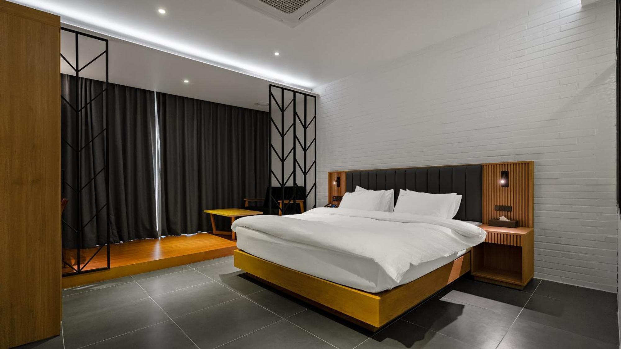 Hotel Schweizer Dorf Cheonan Exterior photo
